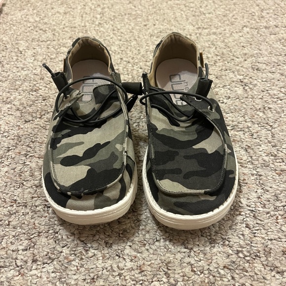 women’s camo hey dudes - Picture 1 of 6